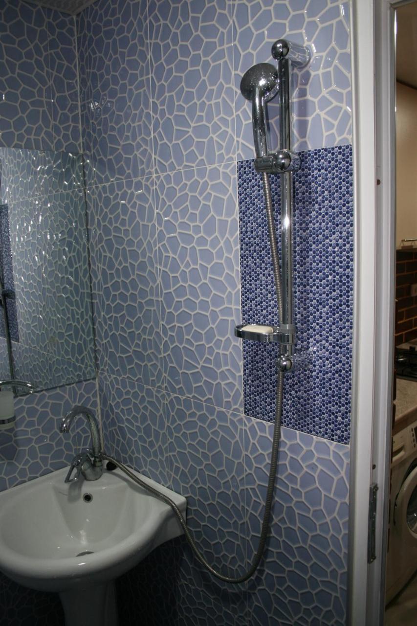 Guest House Nima Боржоми Екстериор снимка