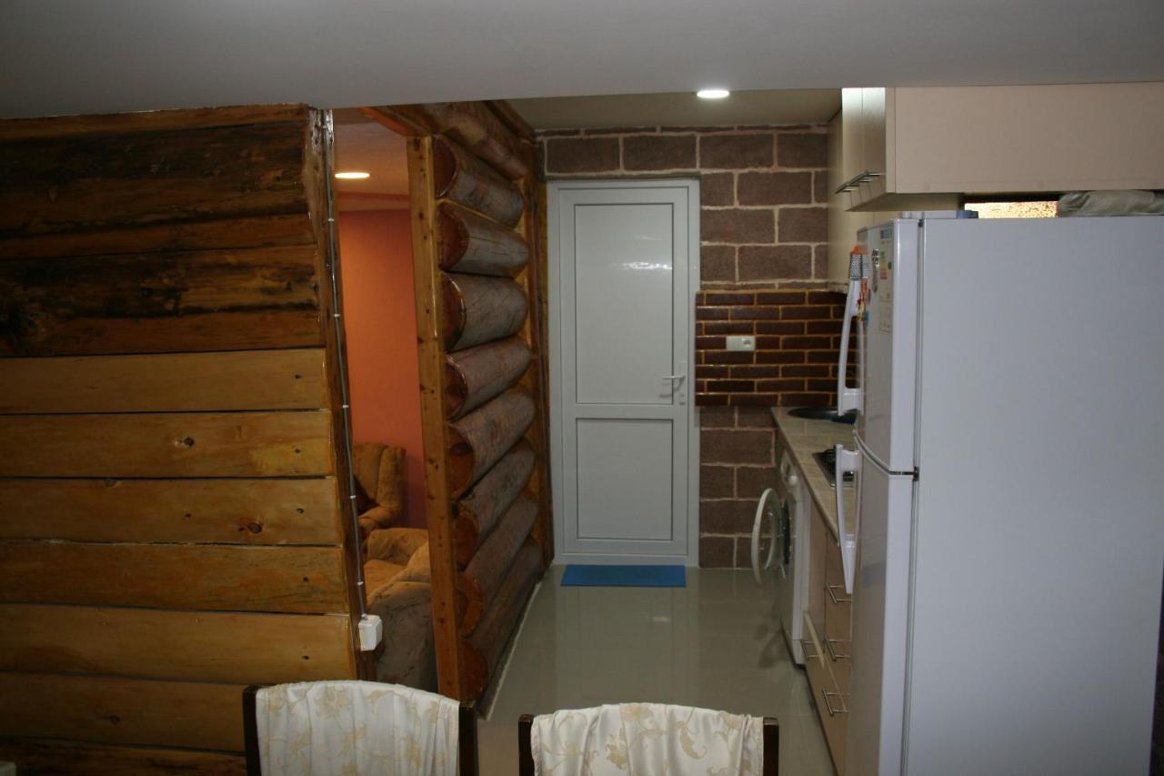 Guest House Nima Боржоми Екстериор снимка