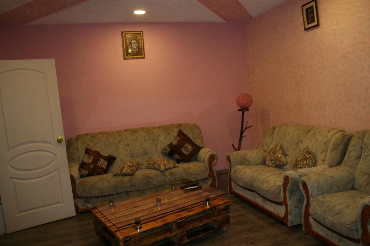 Guest House Nima Боржоми Екстериор снимка